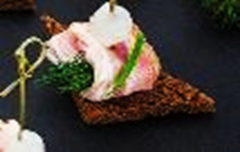 Свиная грудинка с творожным сыром с дижонской горчицей