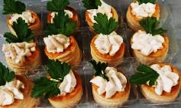 Валованы с муссом из семги с лососем