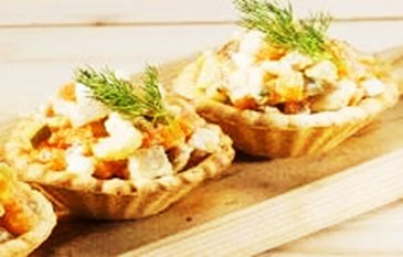 Тарталетка с салатом столичный