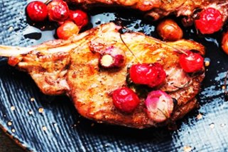 Свинина на косточке с соусом барбекю